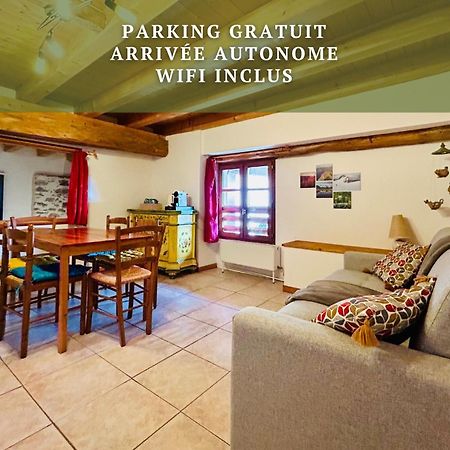 Au Pied Du Chateau- Parking Wifi Jardin - Clg Savoie Freterive Exterior foto