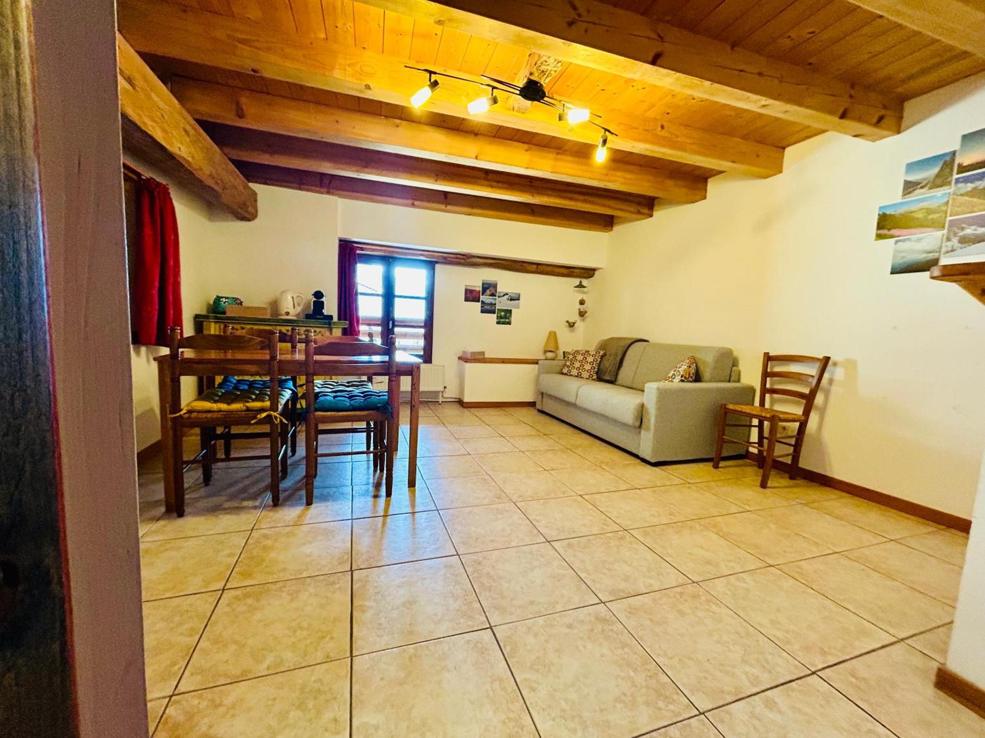 Au Pied Du Chateau- Parking Wifi Jardin - Clg Savoie Freterive Exterior foto